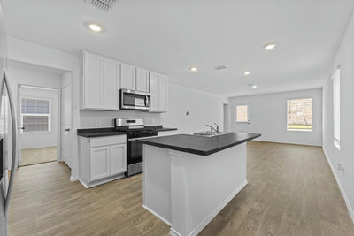 118 Schuenemann Way — photo 4