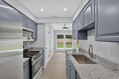 4600 Cedargrove Dr — photo 2