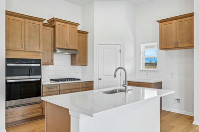 471 Young St — photo 3