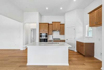 471 Young St — photo 4
