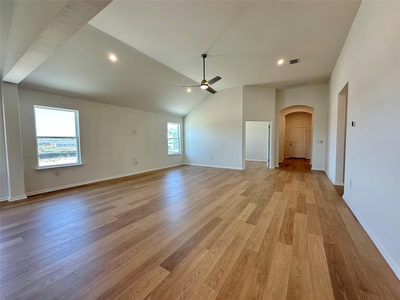 471 Young St — photo 2