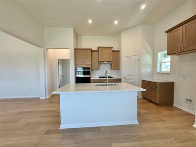 471 Young St — photo 3