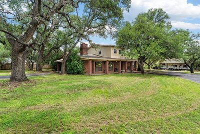 455 Robins Ln — photo 3