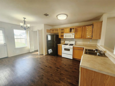 2126 Bluffstone Dr — photo 5