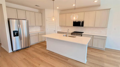 123 Leland Ave — photo 2
