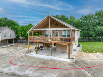 186 River Villas Ct — photo 2
