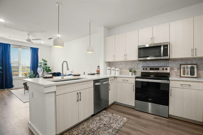 6324 N Lamar Blvd #212 — photo 2
