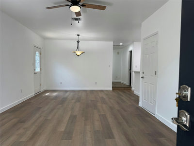1621 Parkfield Cir — photo 3