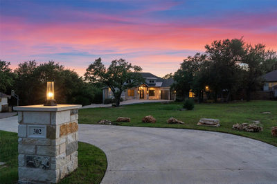 302 Highland Spring Ln — photo 3
