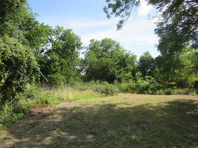 748 W Elm St — photo 4