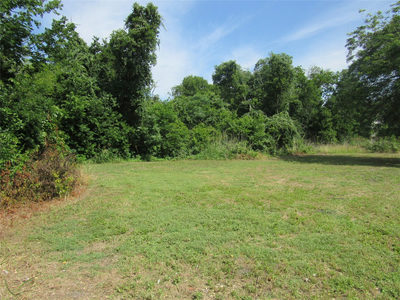 748 W Elm St — photo 3