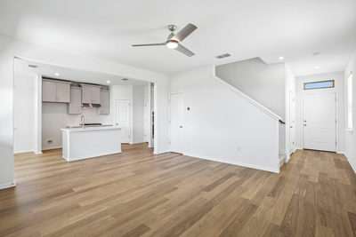 295 Young St — photo 2