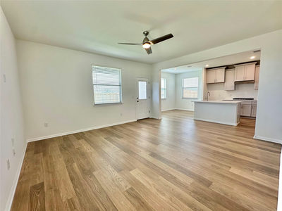 295 Young St — photo 2