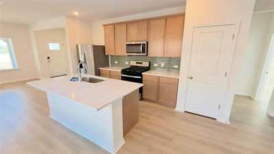 679 Clarissa St — photo 2