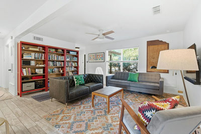 8801 Redfield Ln — photo 2