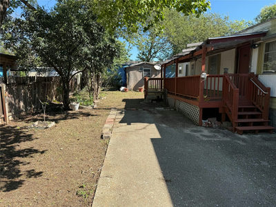 2102 Blue Meadow Dr — photo 2