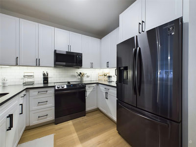 54 Rainey St #415 — photo 3