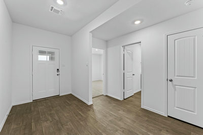 663 Ebbsfleet Dr — photo 5