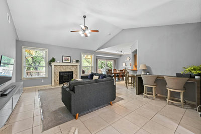 12047 Lincolnshire Dr — photo 5