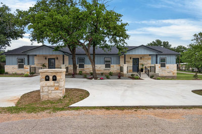 337 E Castlewood Dr — photo 2