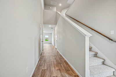 180 Lennox Dr — photo 3