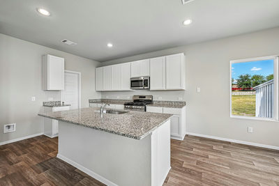 180 Lennox Dr — photo 4