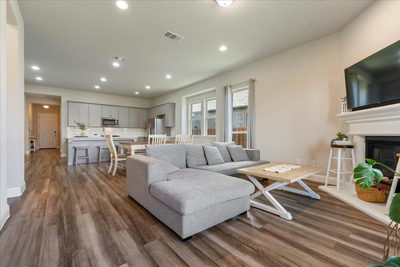 1313 Mustang Brook Ln — photo 2