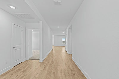 127 Union Pacific Dr — photo 3