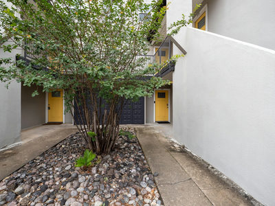 935 La Posada Dr #131 — photo 3