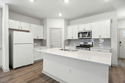 10601 Seguin St — photo 3