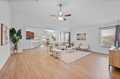 918 Valley View Dr — photo 4