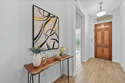 918 Valley View Dr — photo 3