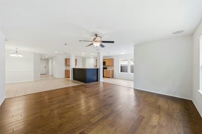 725 Kingfisher Ln — photo 4