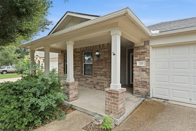 725 Kingfisher Ln — photo 2
