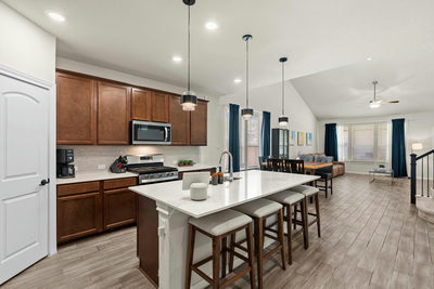 548 Purple Heart Dr — photo 2