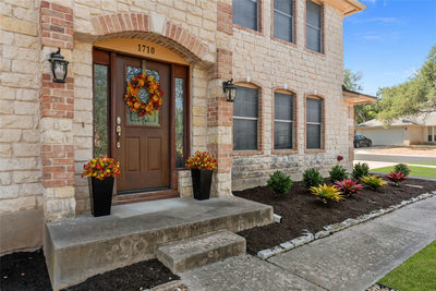 1710 Persimmon Rd — photo 2