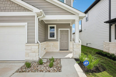 143 Hornet St — photo 4