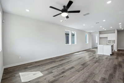 143 Hornet St — photo 4