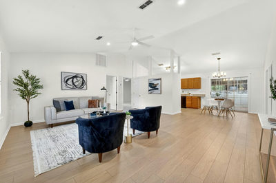 1010 Louise St — photo 3