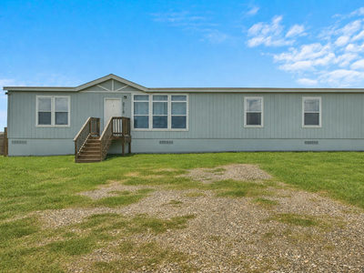 271 Alma Ln — photo 2