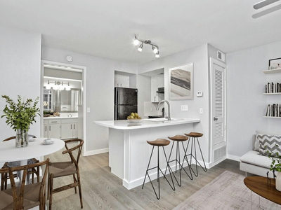 6811 Great Northern Blvd ##6811J — photo 2