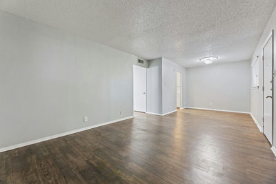 406 E 30 St ##106 — photo 3