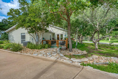 1106 N Shorewood Dr — photo 2