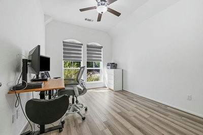 304 Barton Oak Trl — photo 5