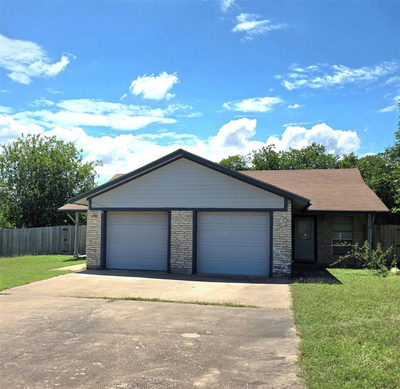 15208 Spring Hill Ln — photo 2