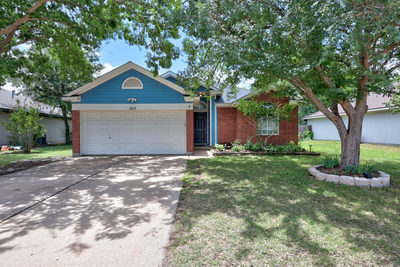 803 Sparkling Brook Ln — photo 2