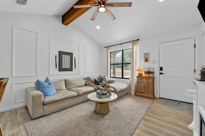 308 River Hills Dr — photo 2