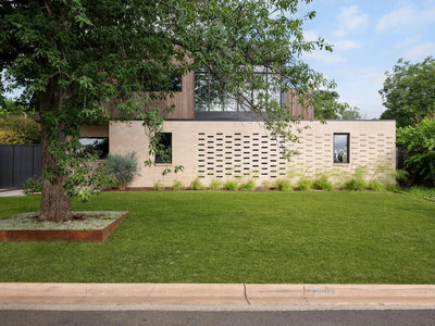 2104 Ann Arbor Ave — photo 3