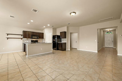 110 DENTON Dr — photo 4