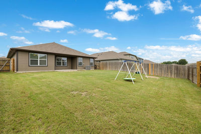 110 DENTON Dr — photo 3